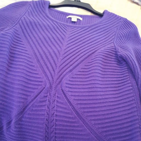 women's sweater - Picture 2 of 4